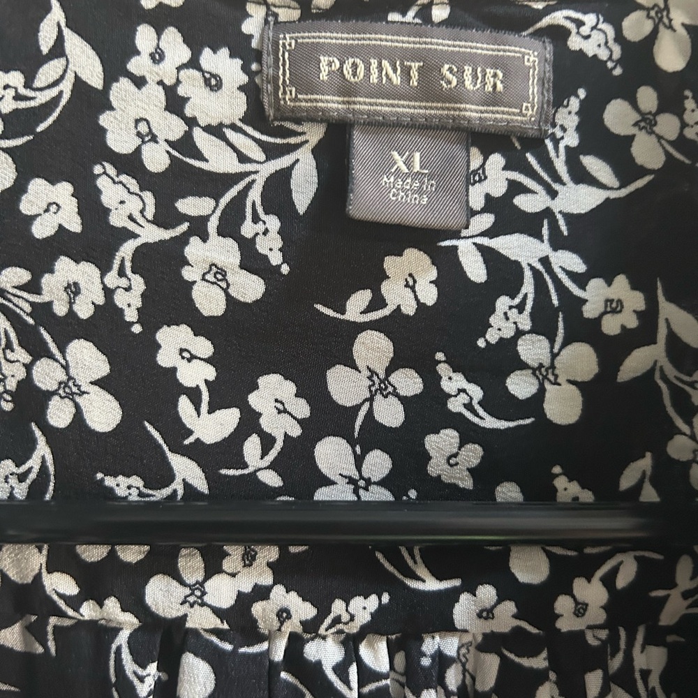 J. Crew Point Sur Black and White Silk Popover  Blouse - Picture 5 of 8